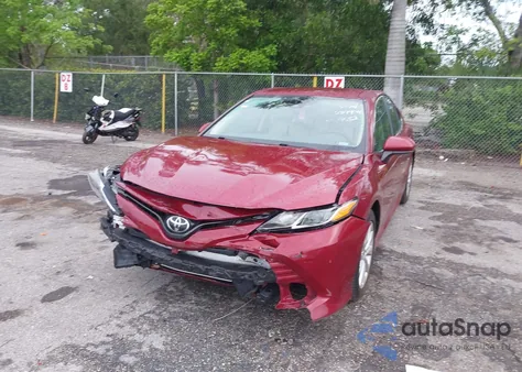 2020 Toyota Camry Le from USA, damaged, VIN 4T1C11AKCLU379582